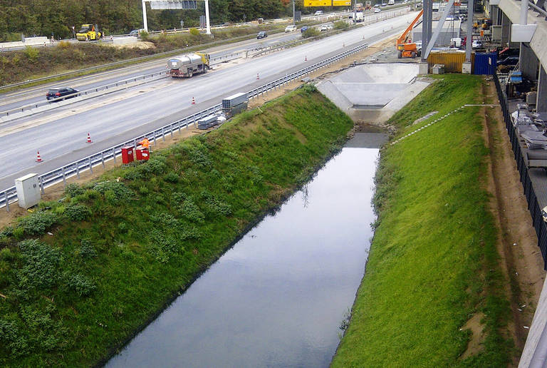 Slope reinforcement The Squaire in Frankfurt/Main, Germany.